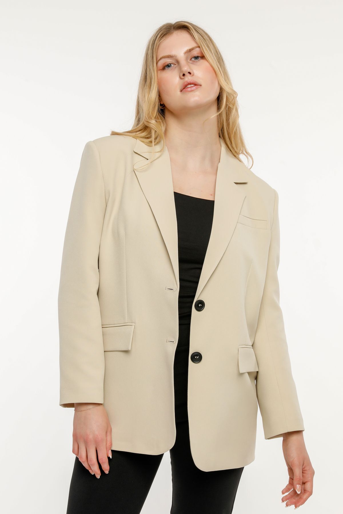 Bolivente Taş Rengi Kadın Düğmeli Oversize Blazer Ceket