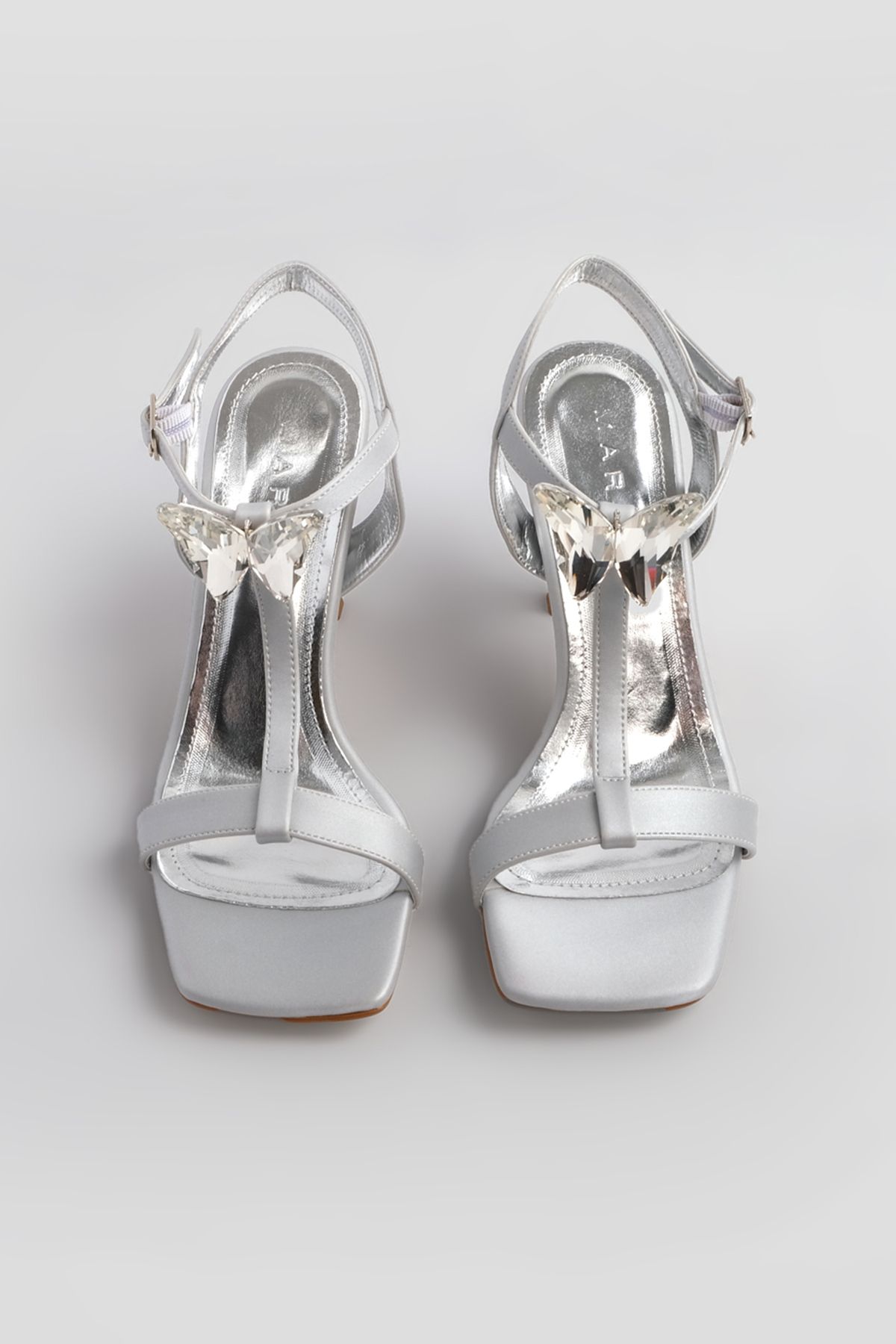 Marjin Kadın Küt Burun Bilekten Bantlı Taşlı Abiye Topuklu Ayakkabı Neros Gümüş