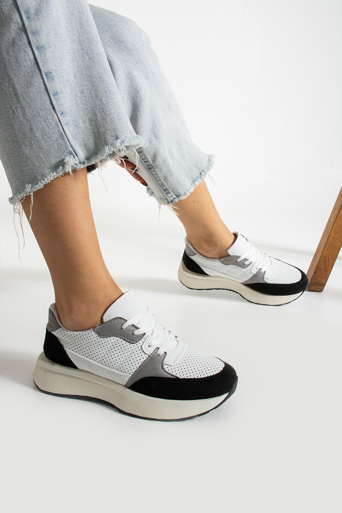 ayakkabıhavuzu Beyaz Siyah Füme Sneaker