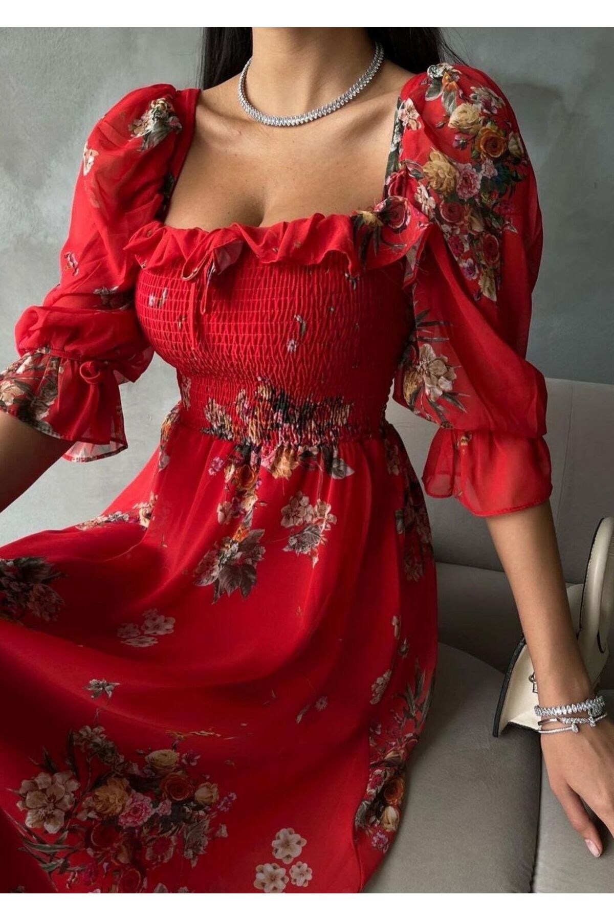 Trendseninle Kadın Kırmızı Şifon Kumaş Astarlı Kare Yaka Elbise