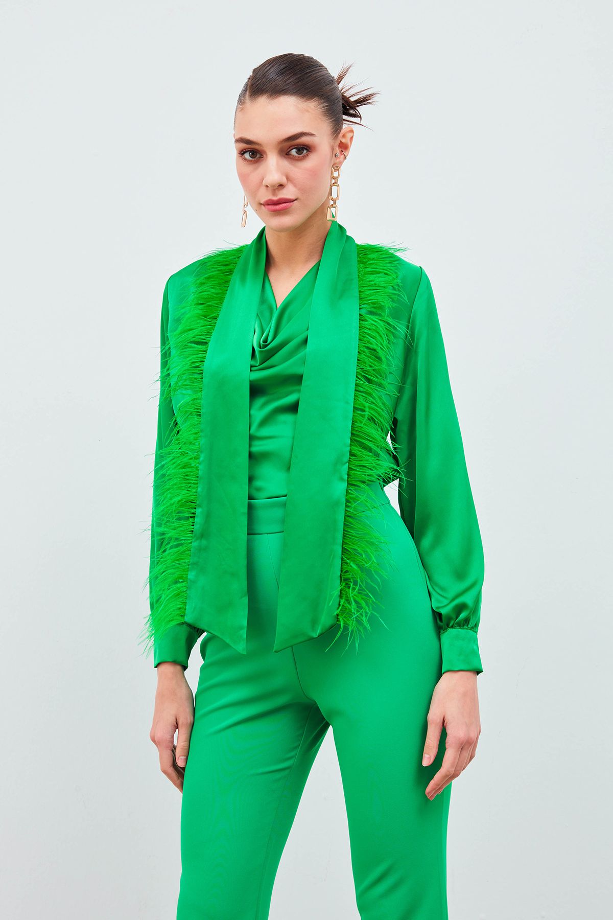 Sateen Tüy Detaylı Bluz - Yeşil