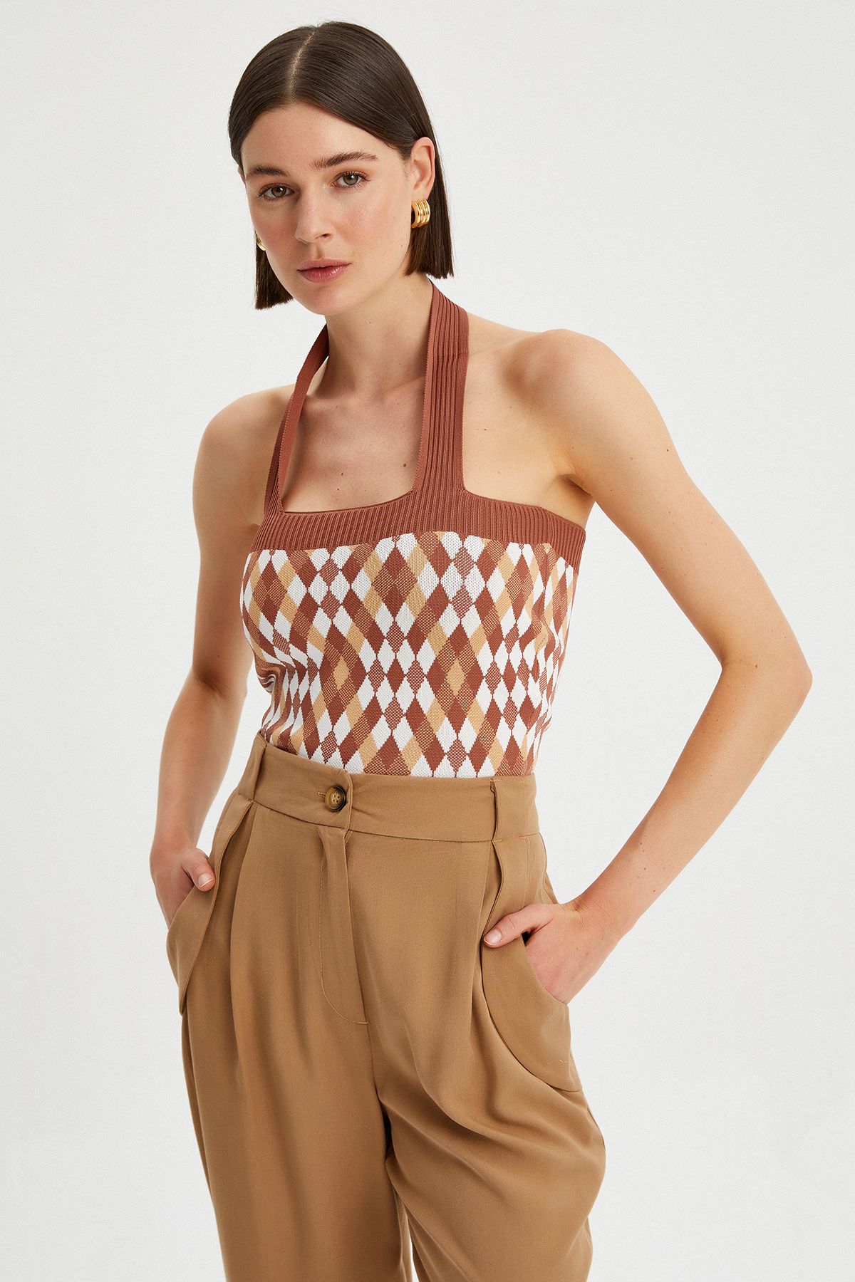 Park Karon Kadın Geometrik Desenli Boyundan Askılı Crop Triko Bluz