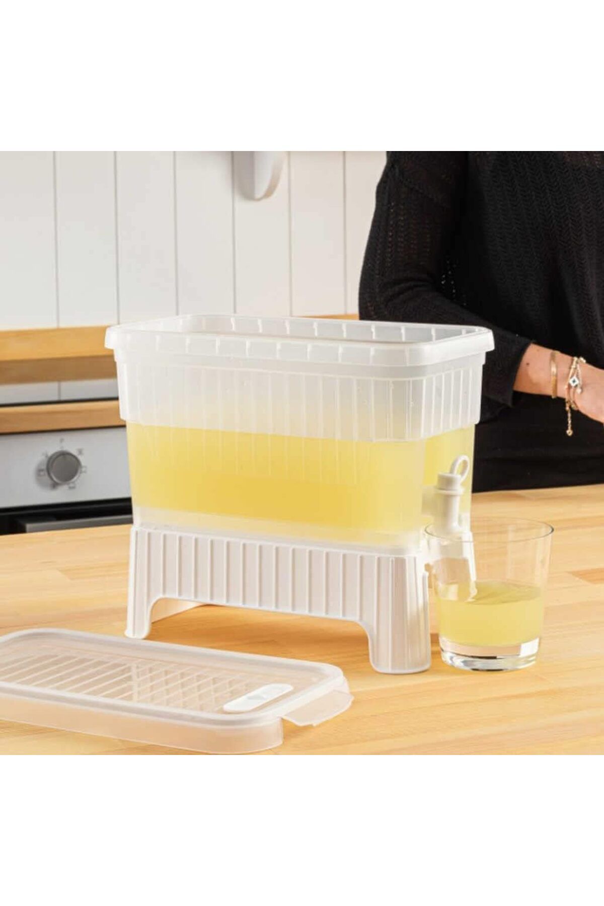 Store Buzdolabı İçi Musluklu Ayaklı Su -Limonata - İçecek Sebili Piknik Bidonu 4 LT