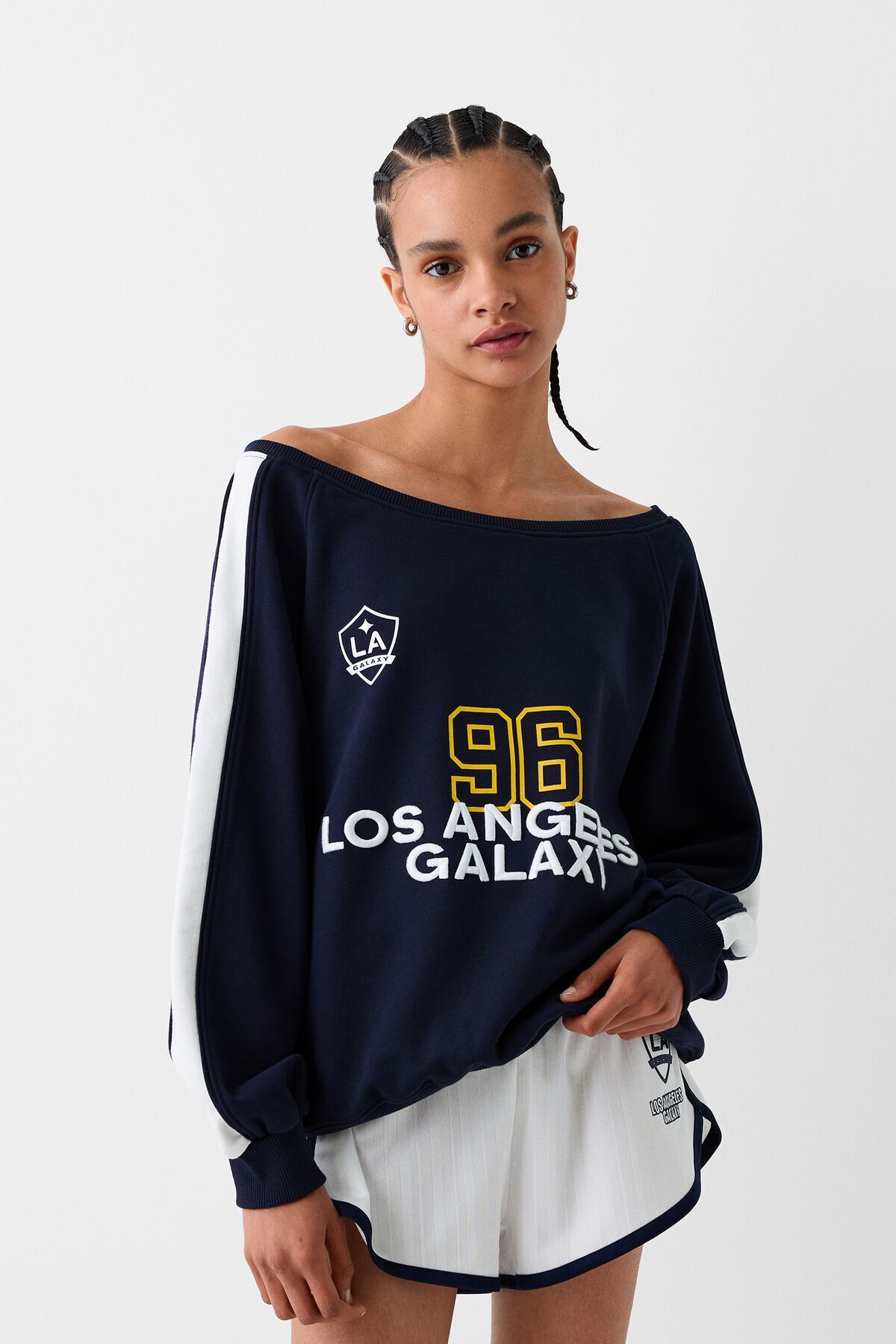 Bershka LA Galaxy baskılı açık omuzlu sweatshirt