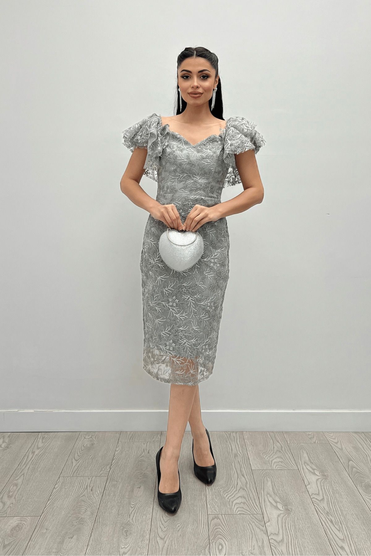 giyimmasalı İşleme Dantel Kumaş Kayık Yaka Kalem Elbise - GRİ