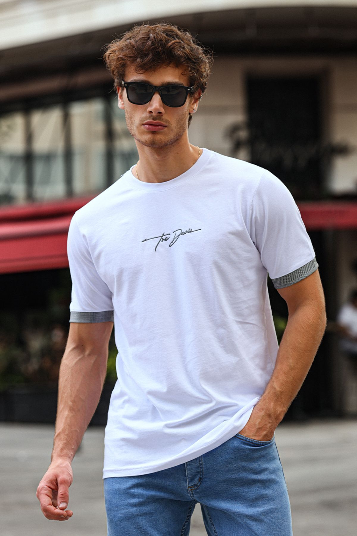 aziso Beyaz Nakışlı Slim Fit Erkek Tişört %100 Pamuk Bisiklet Yaka T-shirt