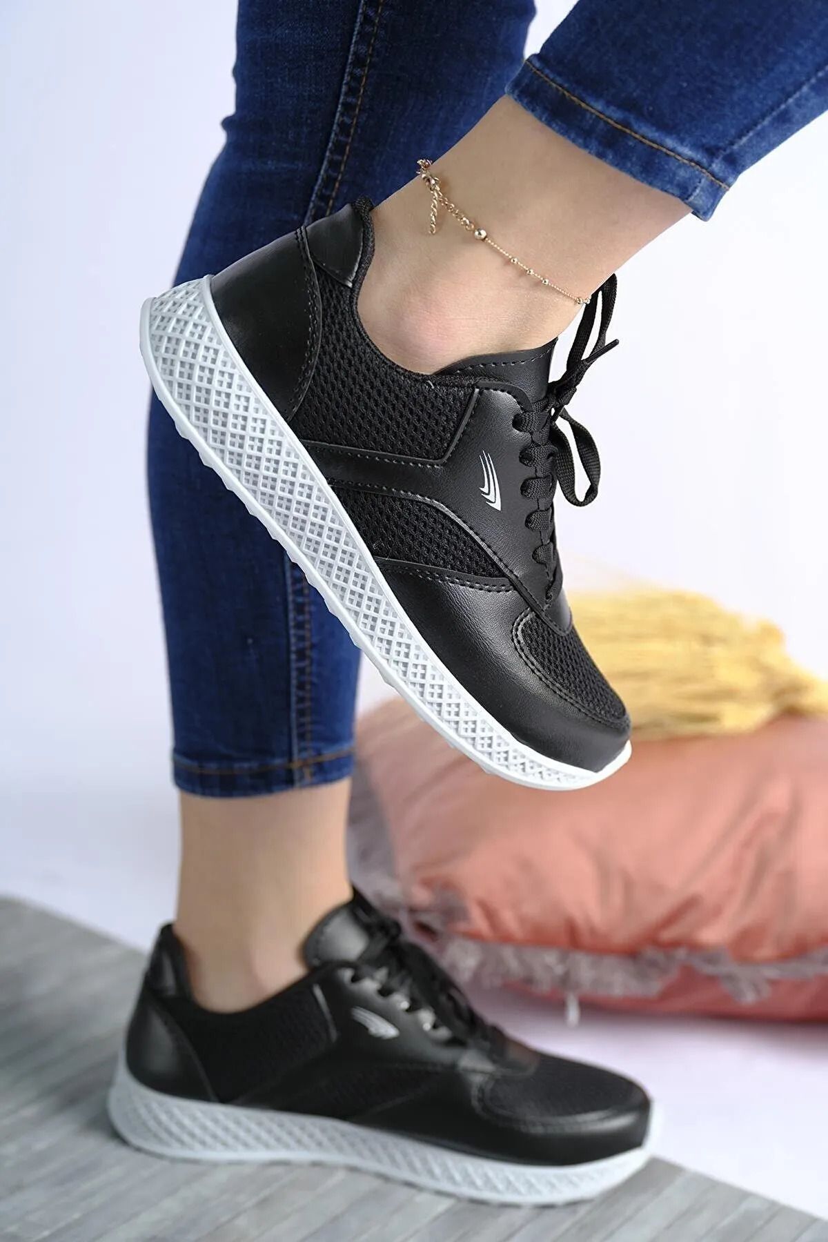 ENA Siyah - Kalın Taban Fileli Kadın Sneaker