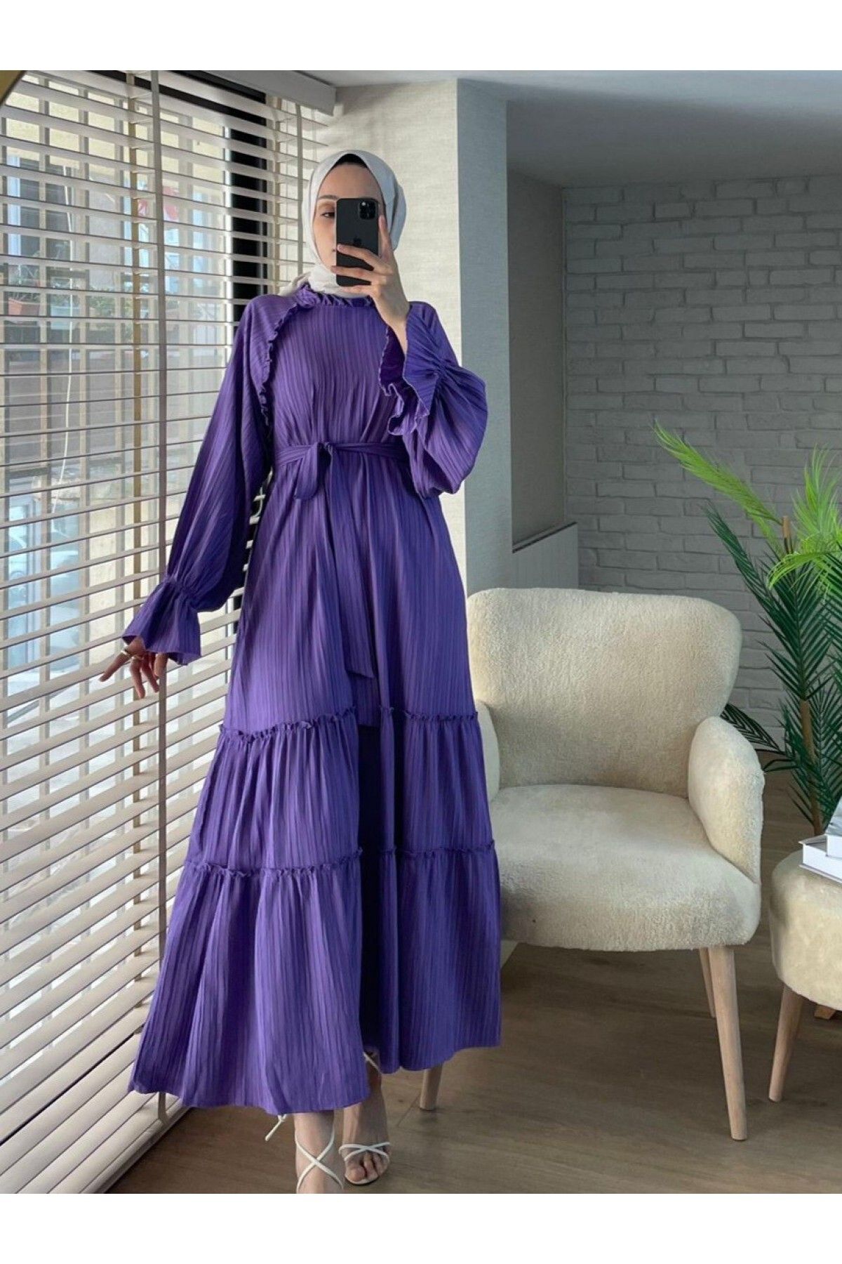 Modamorfo Yakası Fırfırlı Kolu Lastikli Kemerli Elbise