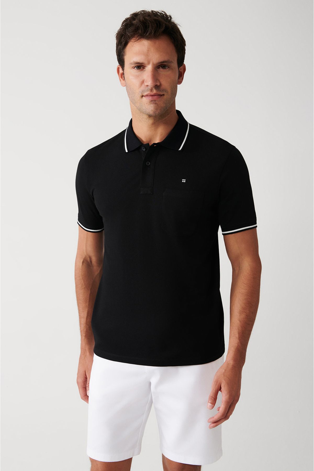 Avva Erkek Siyah Kıvrılmaz Yaka Cepli Regular Fit 2 Düğmeli Polo Yaka T-shirt E001031