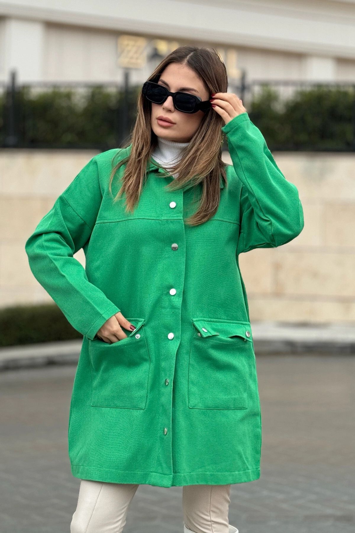 New Laviva Kadın Yeşil Çift Cepli, Çıtçıt Düğmeli, Salaş Uzun Gabardin Ceket