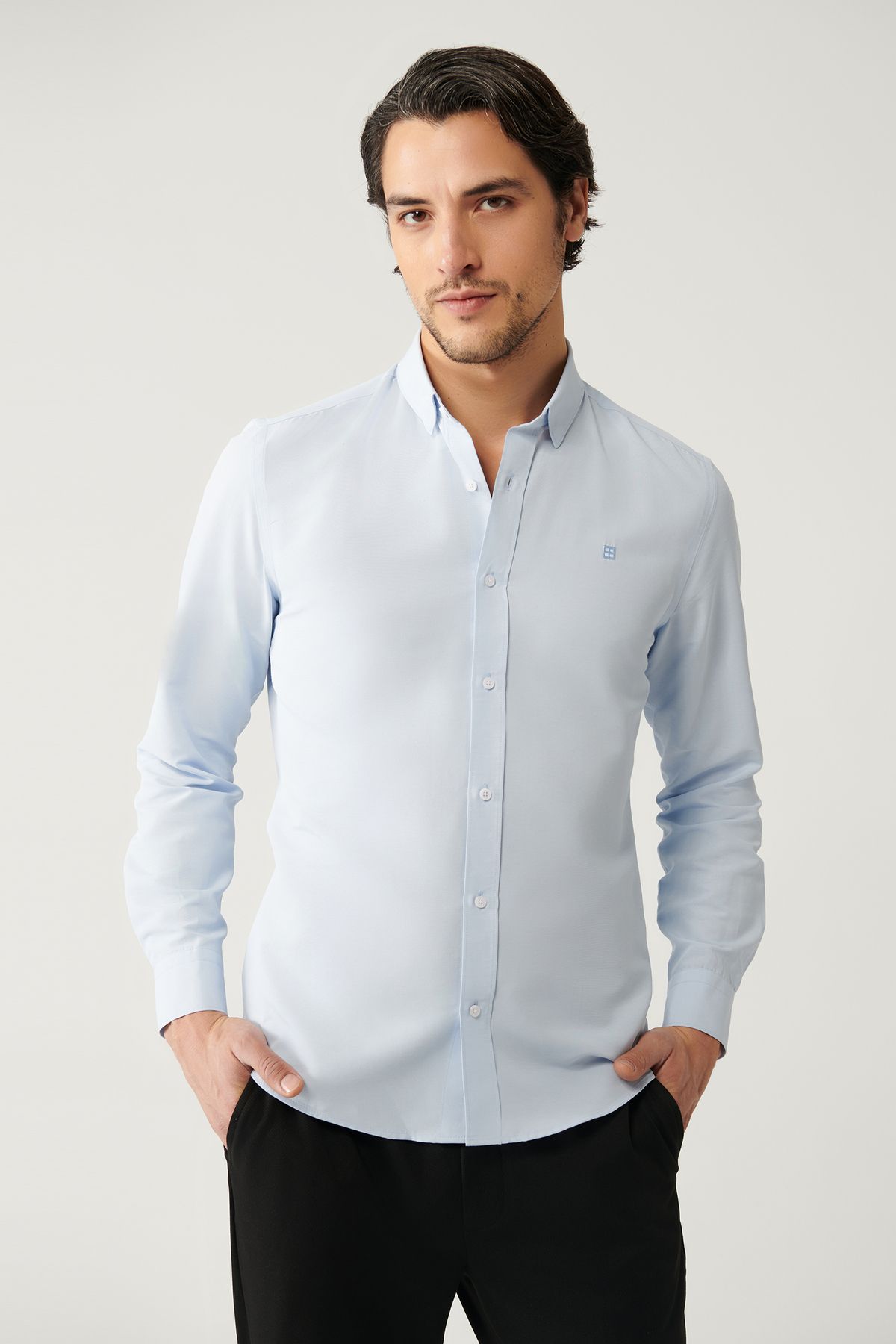 Avva Erkek Mavi Klasik Yaka Kolay Ütülenebilir Pamuk Karışımlı Slim Fit Gömlek A41Y2234