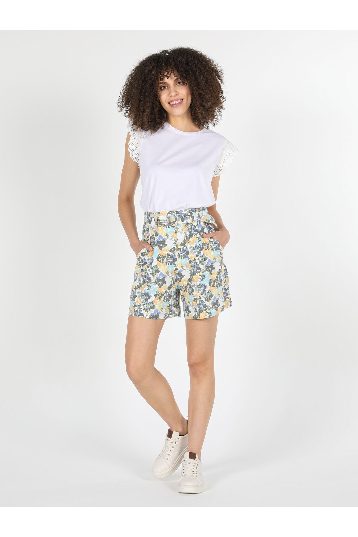 Colin’s Regular Fit Yüksek Bel Normal Kesim Çiçek Baskılı Çok Renkli Kadın Şort Cl1058775