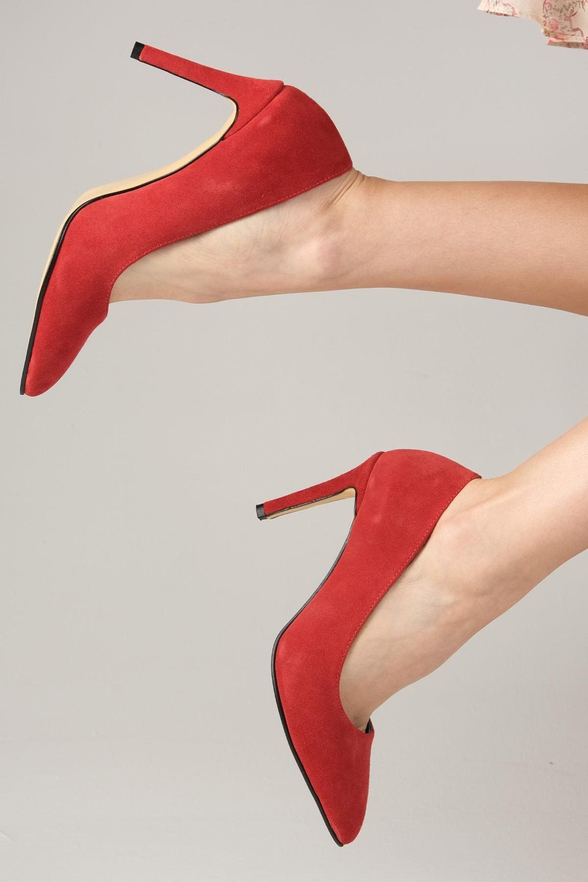 Mio Gusto Elora Hakiki Süet Kırmızı Renk Kadın Stiletto Ayakkabı