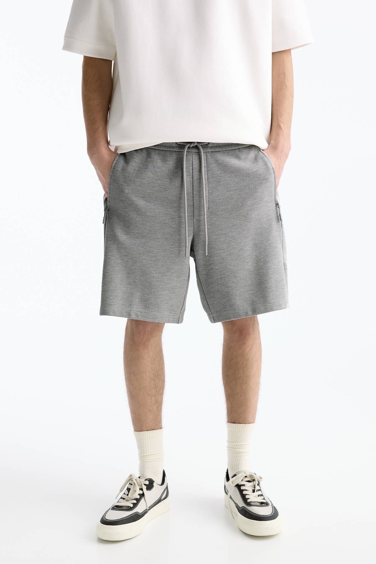 Pull & Bear Basic dokulu jogger şort