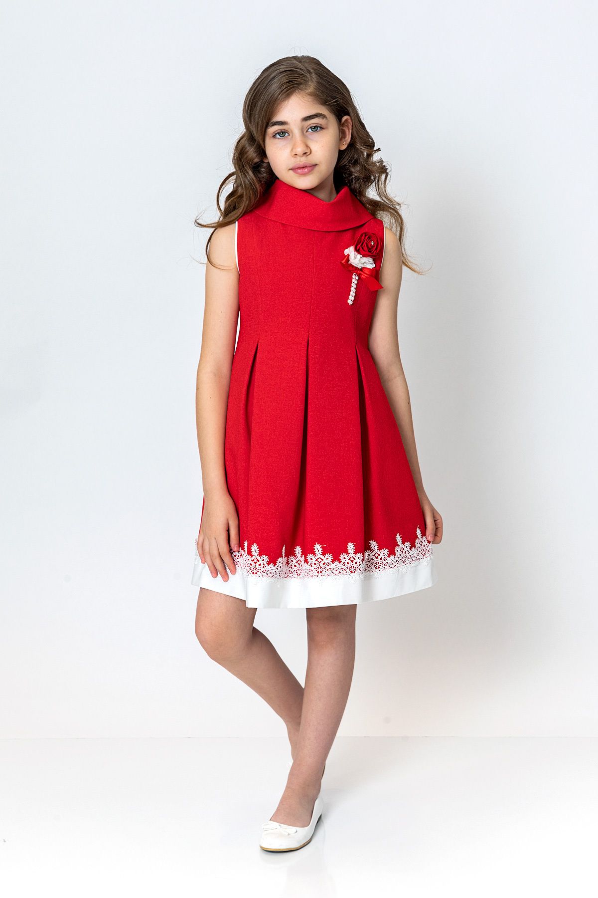 incity Kız Çocuk Dantel İşlemeli Çiçek Broşlu Elbise