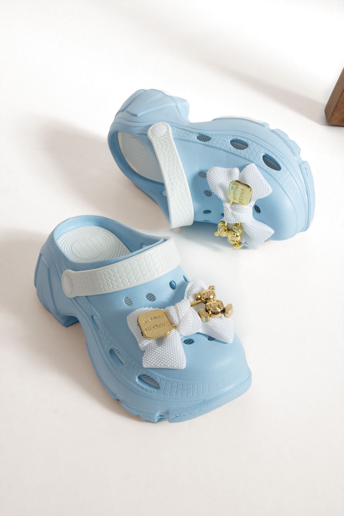 İnan Ayakkabı Beyaz/mavi Renk Ortopedik Iç Tabanlı Fiyon Toka Detaylı Sabo Sandalet & Terlik 6 Cm Taban