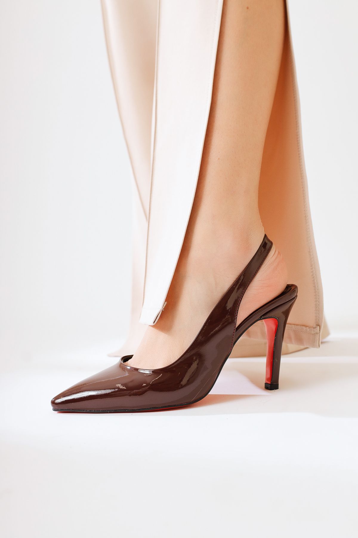 Limoya Minal Bordo Rugan Sivri Burunlu Kırmızı Jurdanlı Topuklu Ayakkabı
