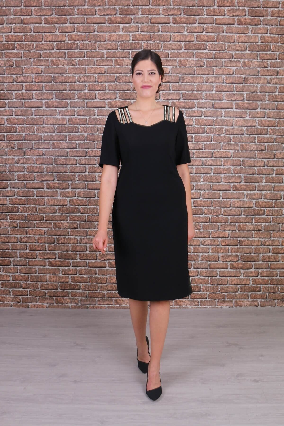 Nidya Moda Büyük Beden Kadın Siyah Omuz Taşlı Şeritli Abiye Elbise-4155as