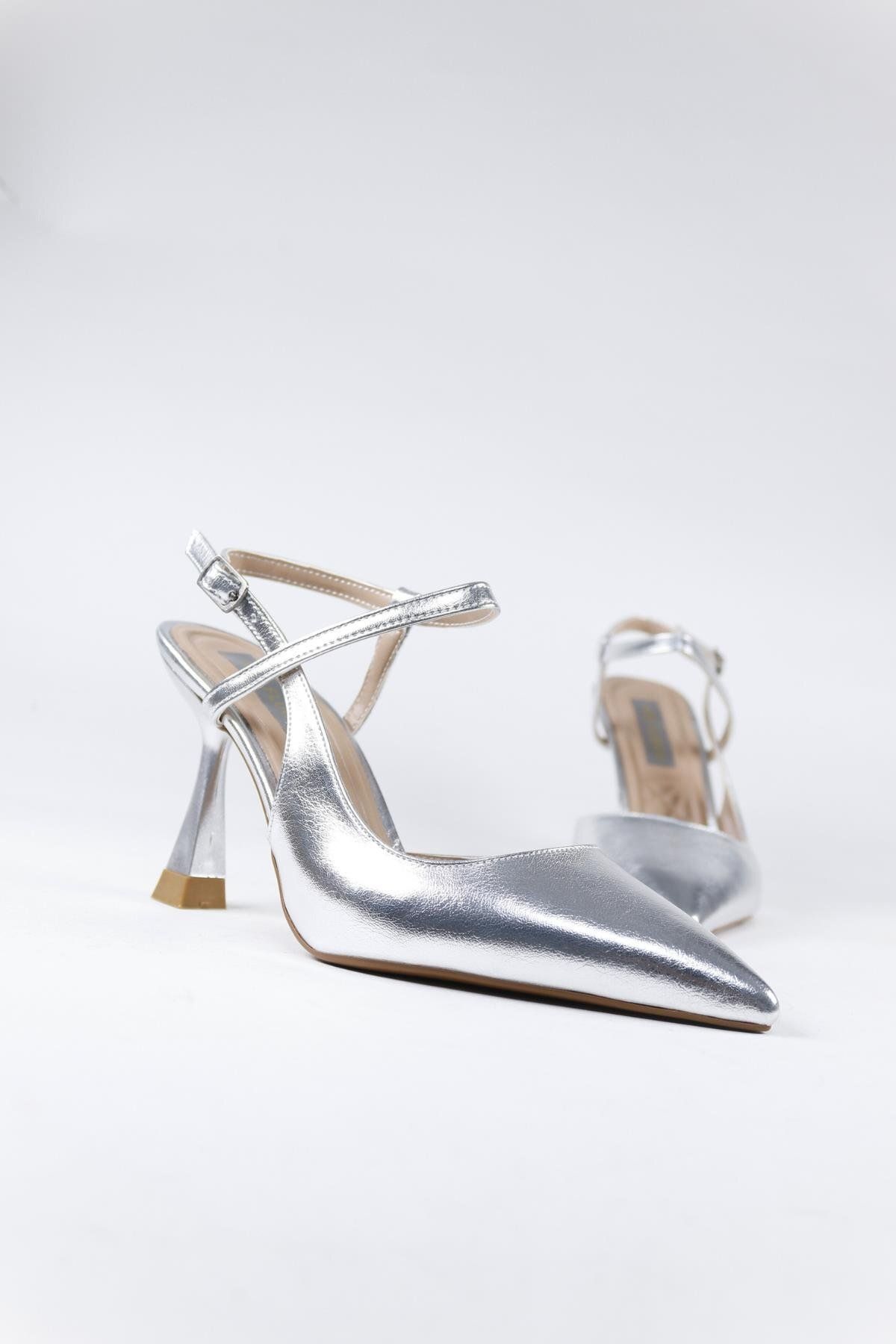 NiceDiffer Kadın Gümüş Rugan Bilekten Bağlamalı Topuklu Ayakkabı