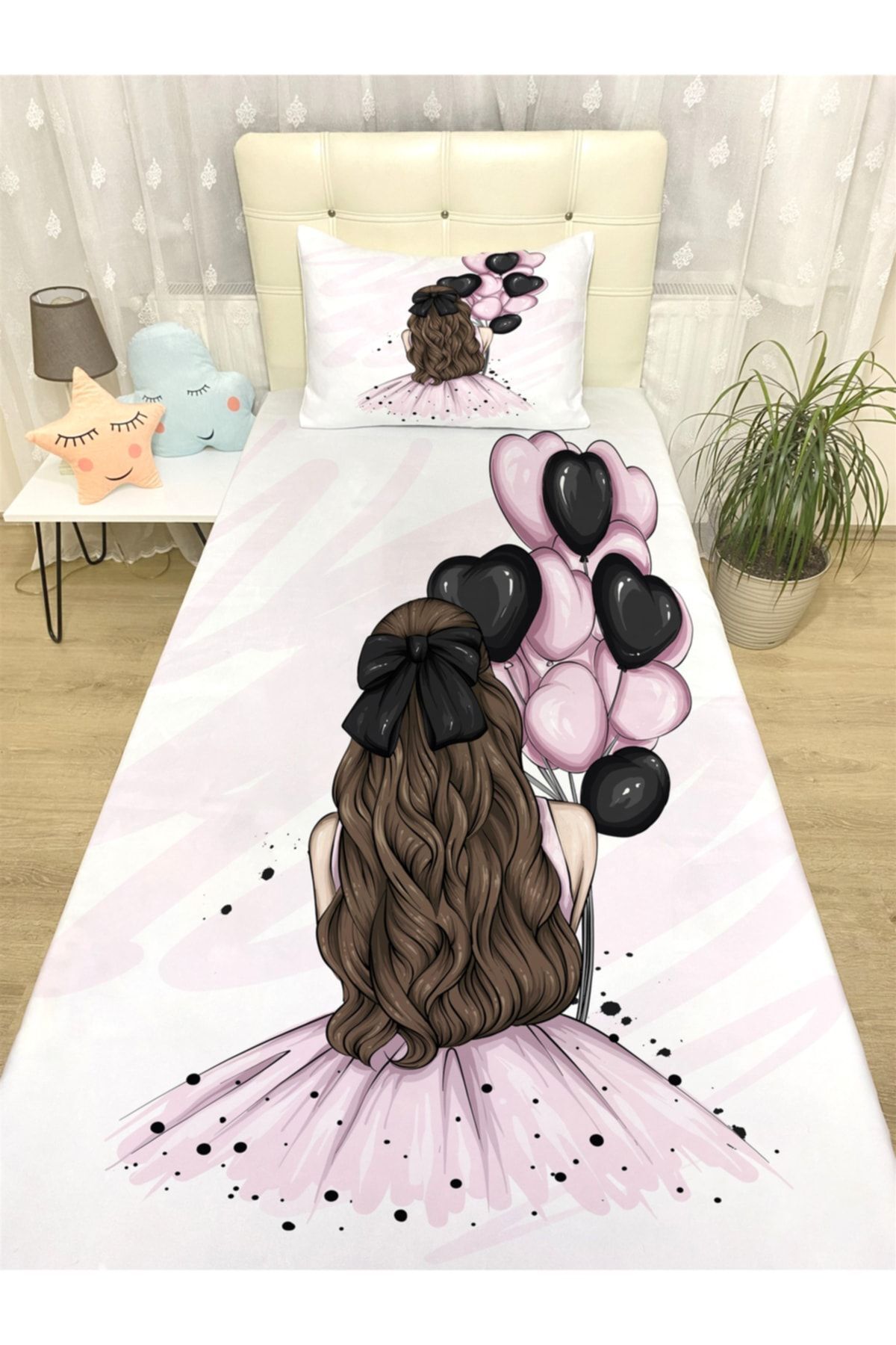 Evpanya Pembe Balonlu Ve Elbiseli Kız Desenli Yatak Örtüsü