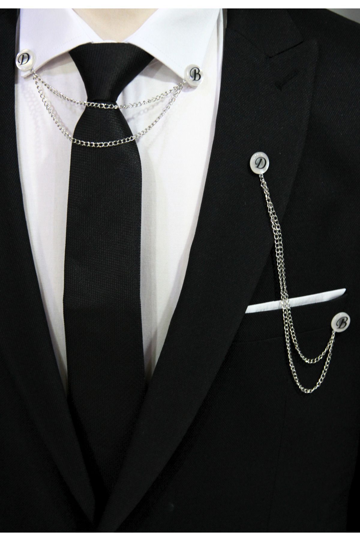 Elegante Cravatte Kişiye Özel İstenilen Harflerde Yaka İğnesi Seti ve Siyah Kravat Cep Mendili