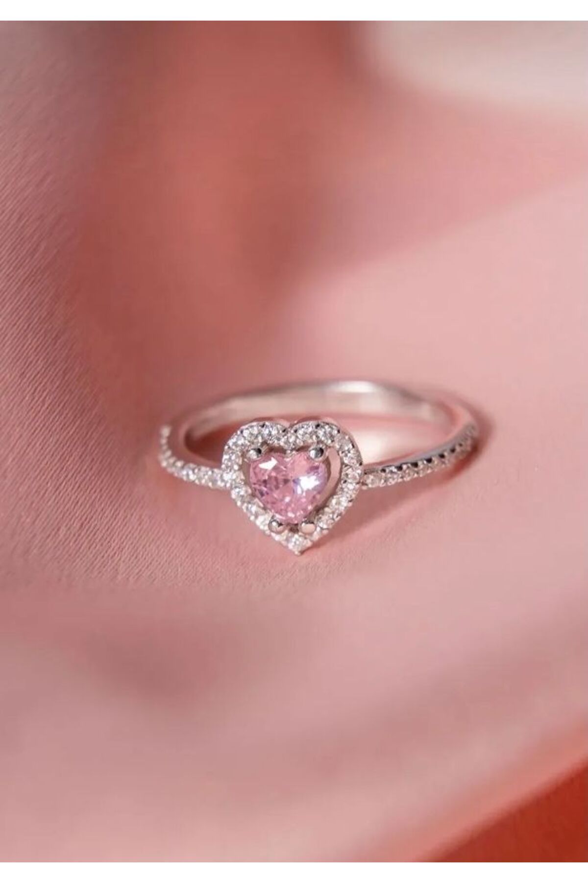 Shiners Luxury Kadın Sevgili Kalpli Yüzük Çelik Kararmaz Ayarlanabilir Model (Her Parmağa Uygun)