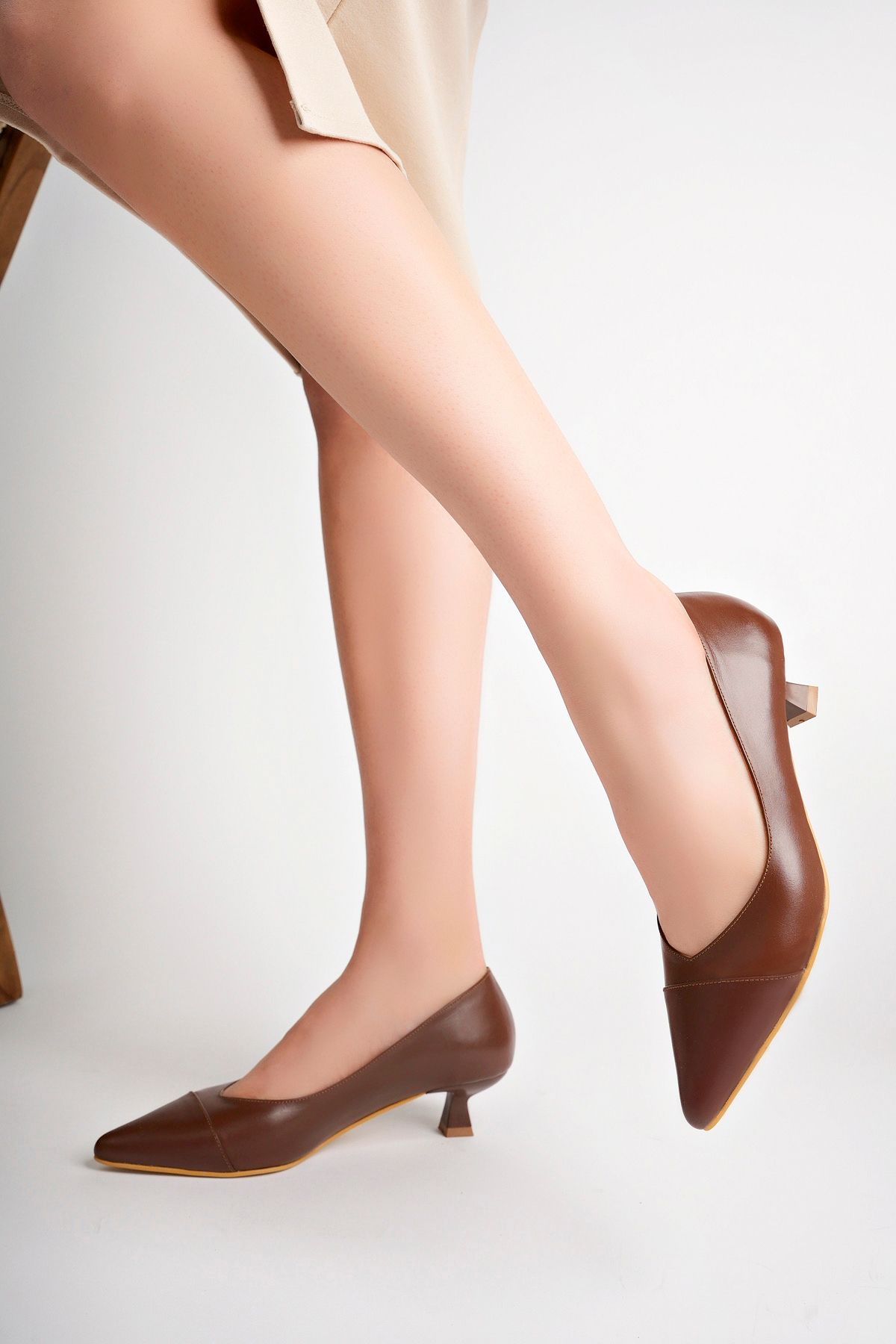 Deripabuc Hakiki Deri Kahverengi Kadın Deri Topuklu Ayakkabı Trc-63816