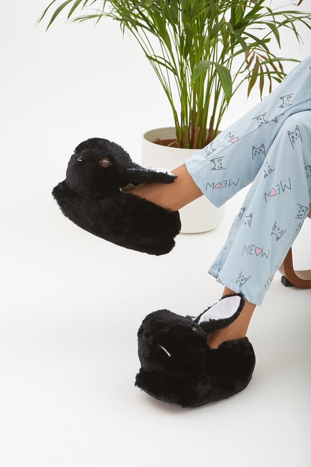 Moda Devrin Siyah Hayvanlı Sessiz Taban Panduf Tavşan Figürlü Peluş Ev Ayakkabısı (GÖZ VİDEO Kİ GİBİ NAKIŞTIR)