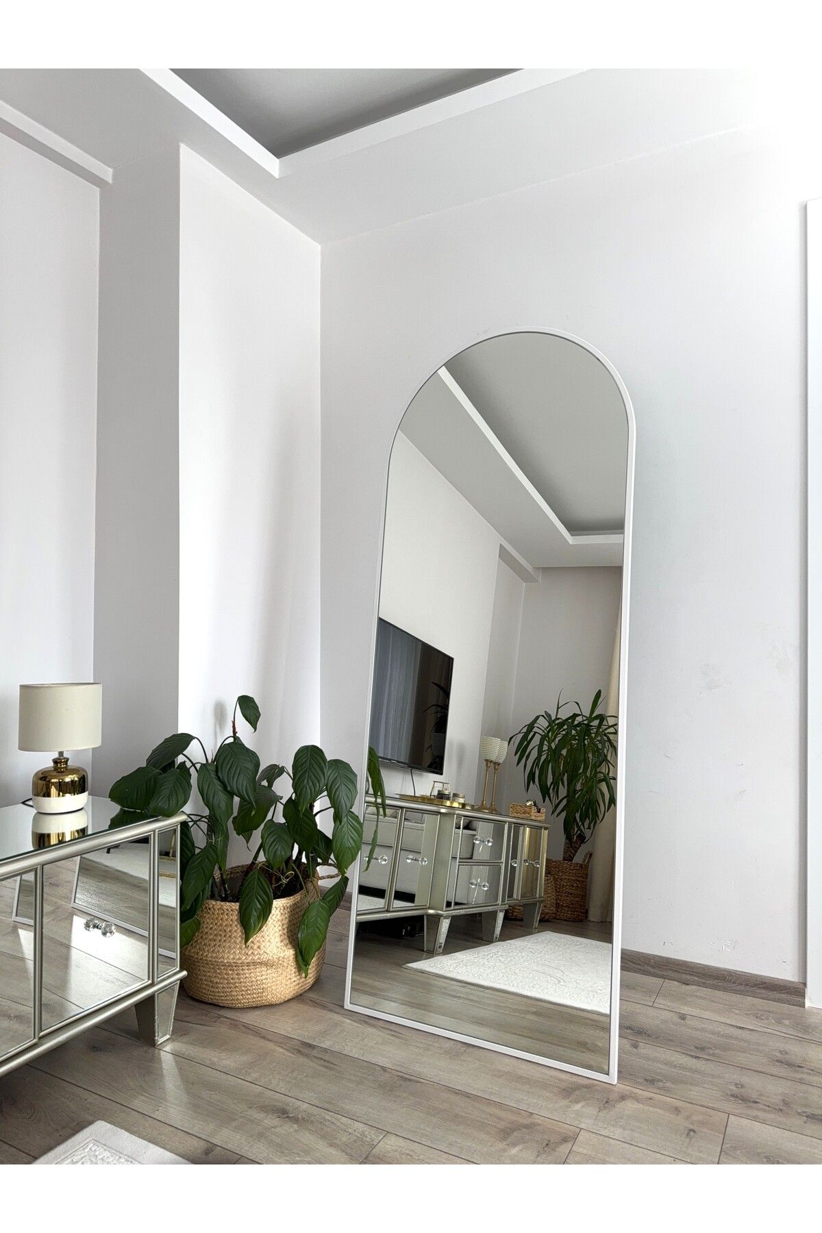 EFFE YAPI DEKOR Beyaz Metal Çerçeveli 180x70 Cm Oval Ayaklı Boy Aynası