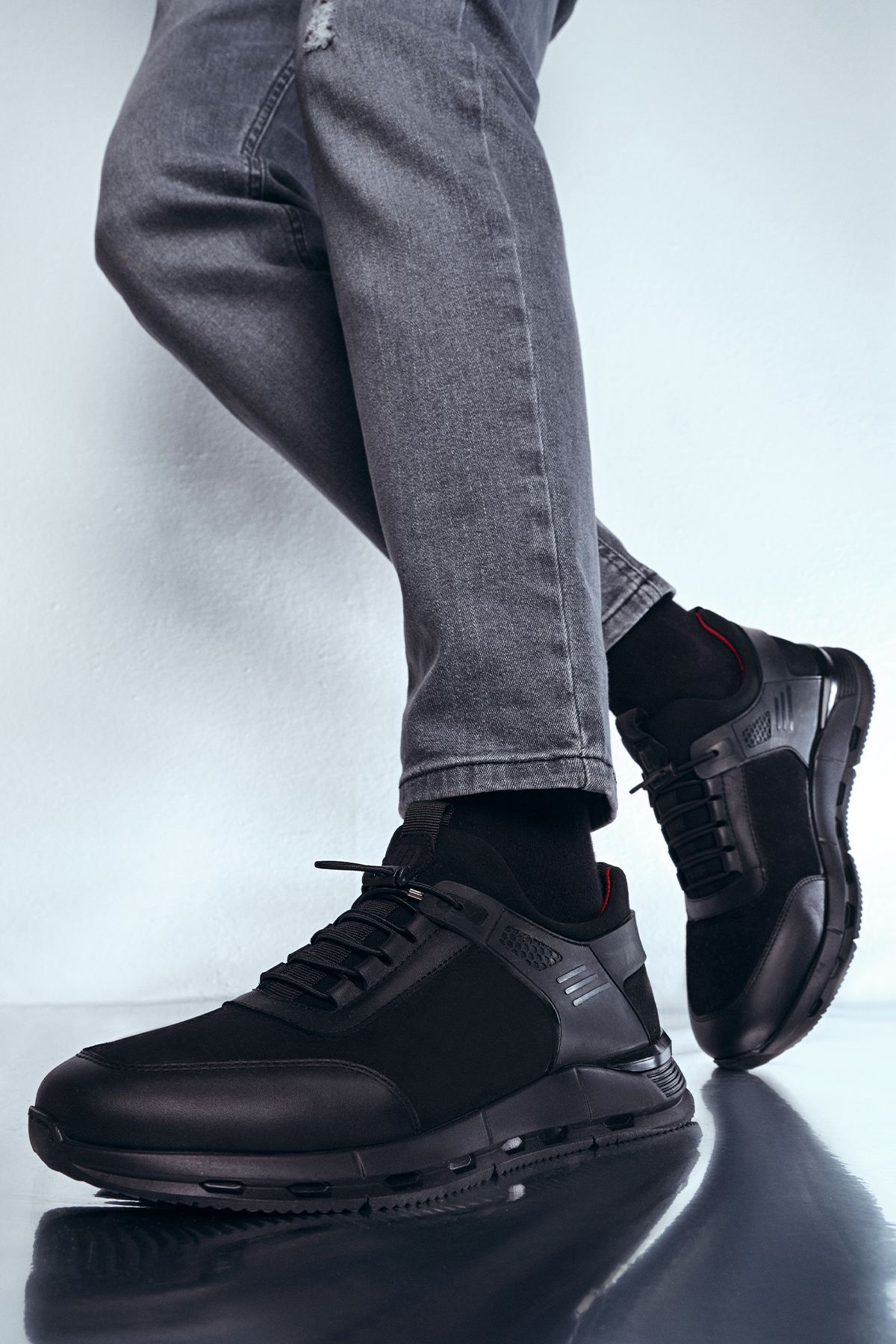 Derimod Erkek Siyah Nubuk Deri Detaylı Sneaker