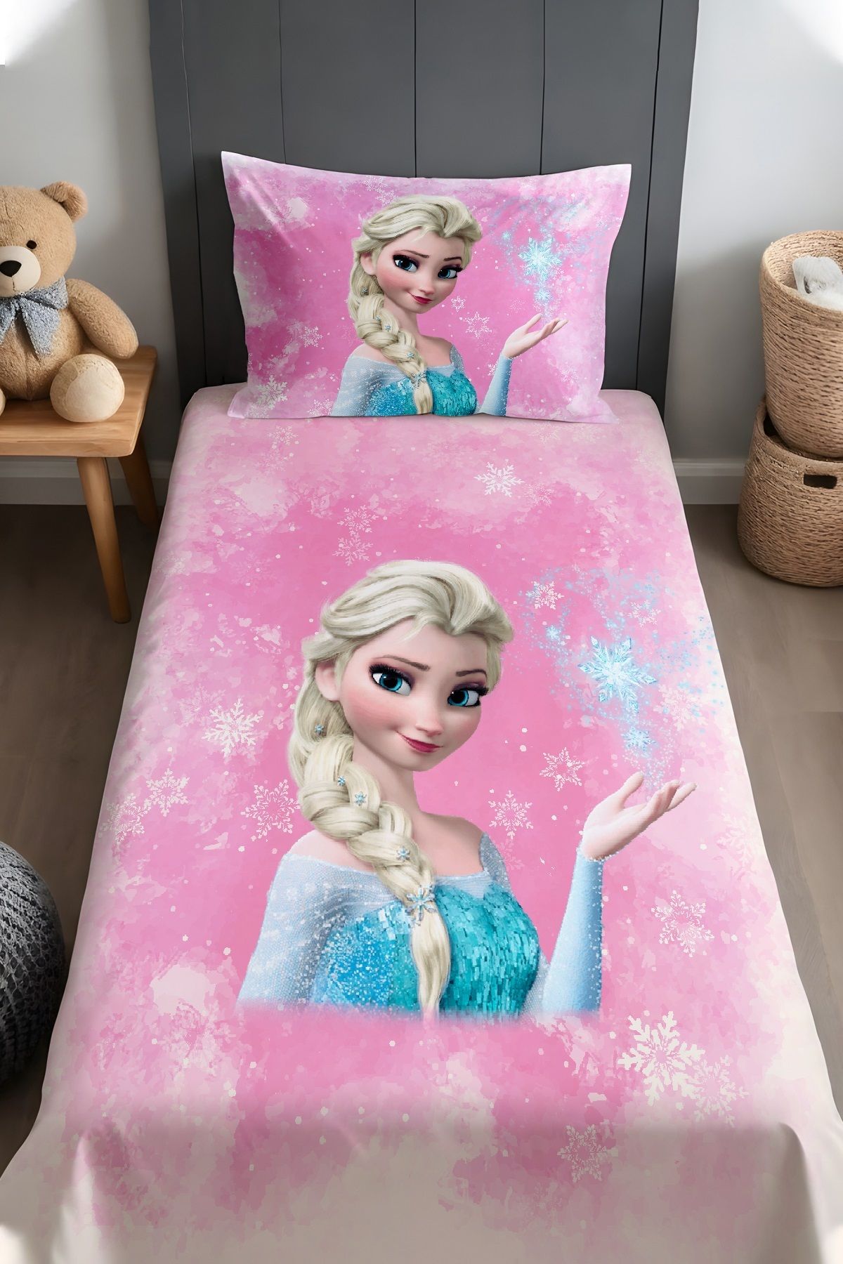 Evpanya Kar Kristallı Pembe Elsa Desenli Yatak Örtüsü ve Yastık Kılıfı