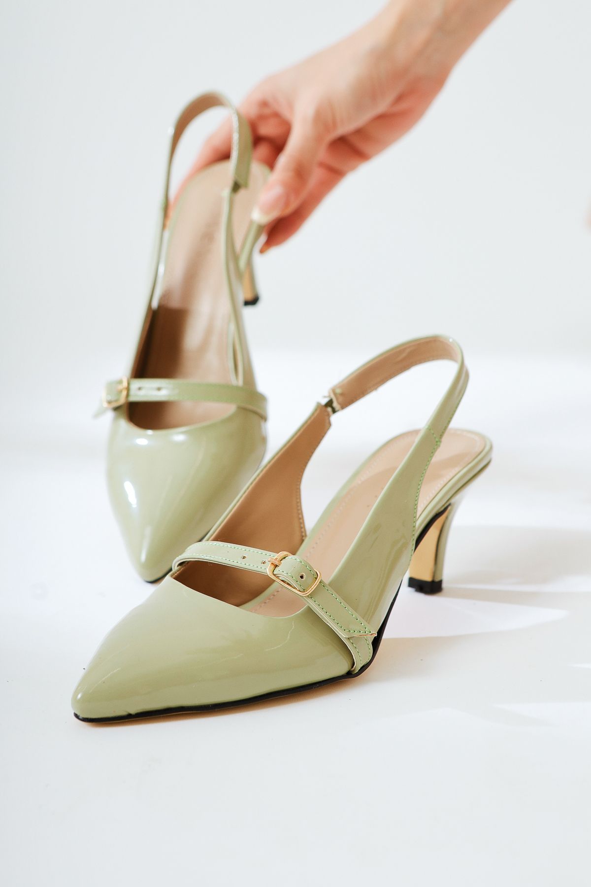Limoya Concepcion Mint Yeşili Sivri Burunlu Kemer Detaylı Topuklu Ayakkabı