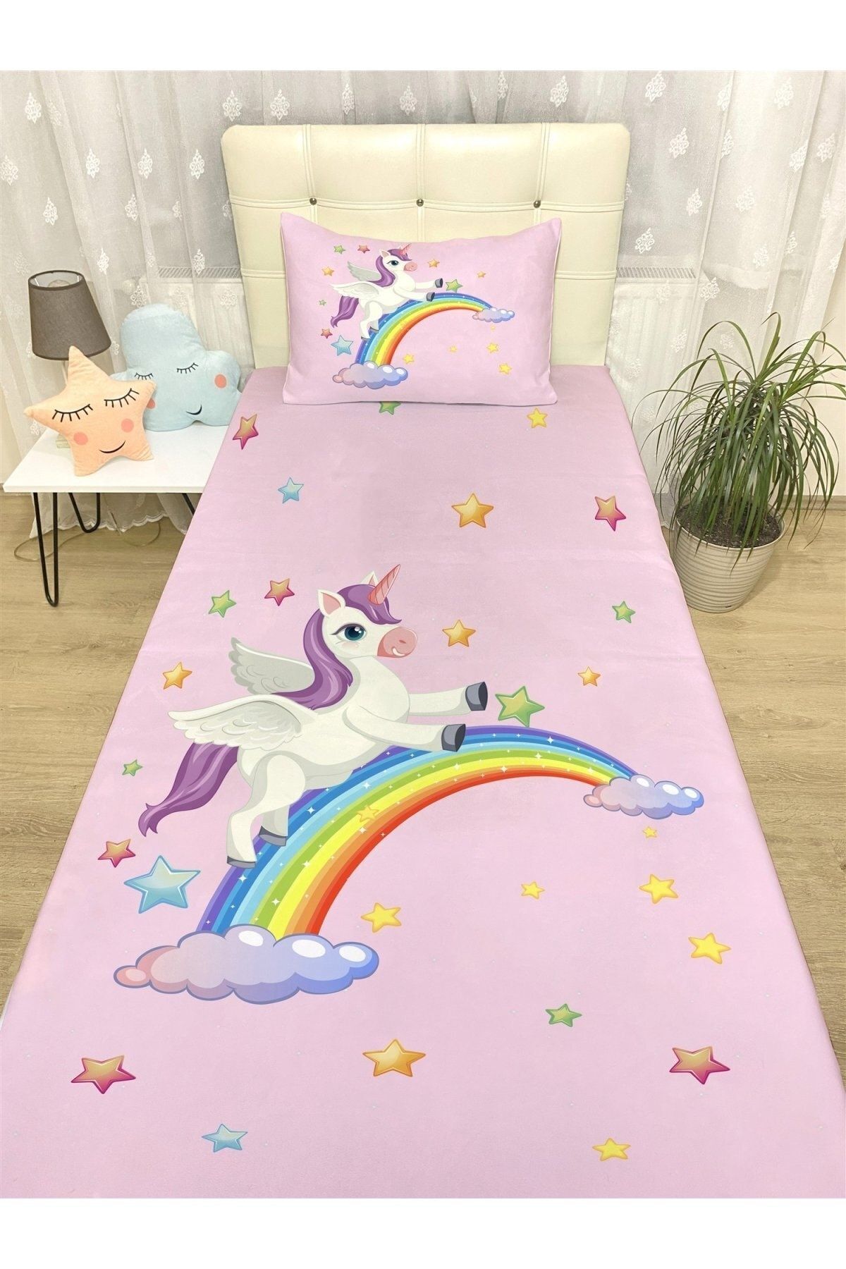 Evpanya Pembe Yıldızlı Gökkuşağında Uçan Unicorn Desenli Yatak Örtüsü Ve Yastık Kılıfı