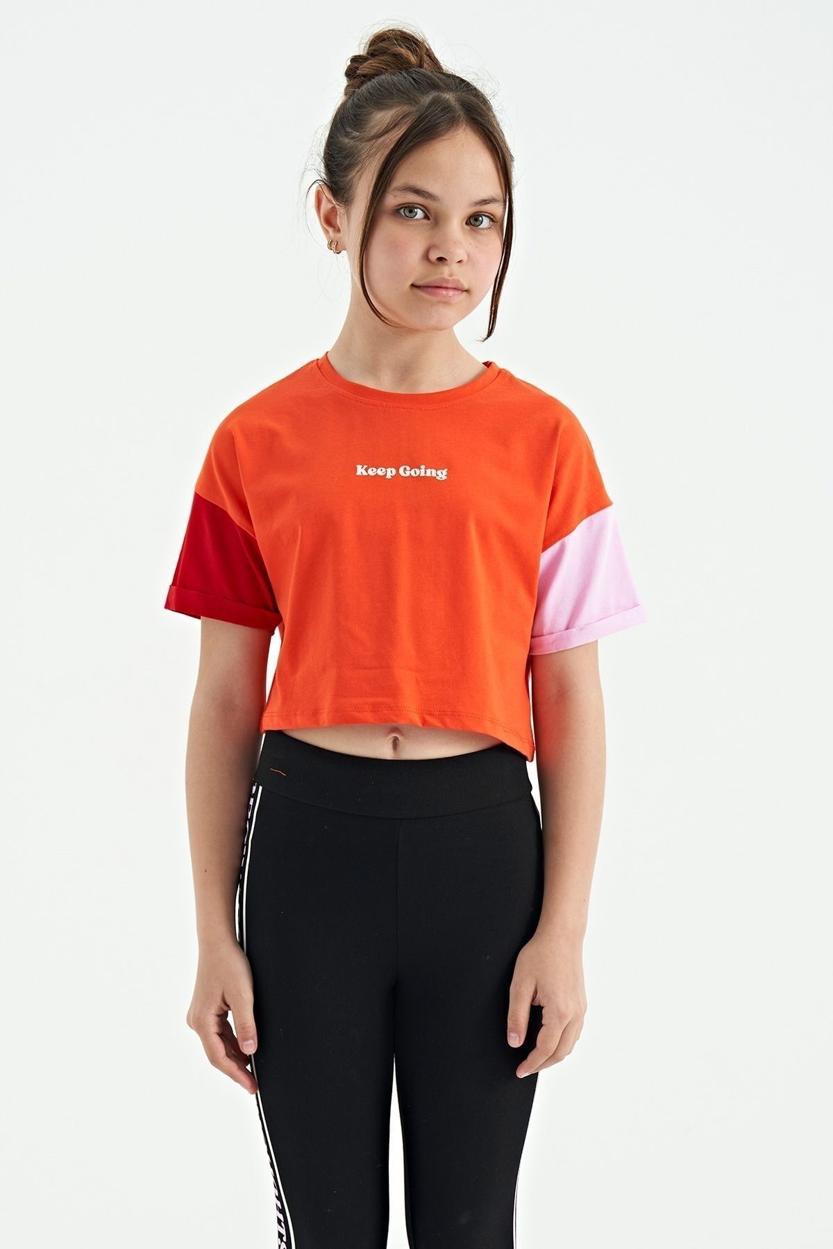 TOMMY LIFE Portakal Yazı Baskılı O Yaka Düşük Omuzlu Oversize Kız Çocuk T-shirt - 75130