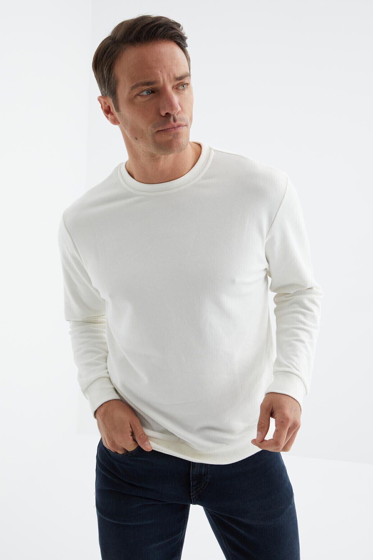 TOMMY LIFE Beyaz Basic O Yaka Rahat Form Erkek Sweatshirt - 88053