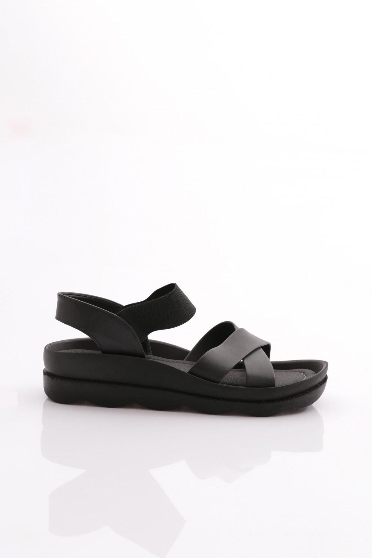Dgn 1700-156-22y Kadın Çapraz Bantlı Bilekten Lastikli Sandalet Siyah