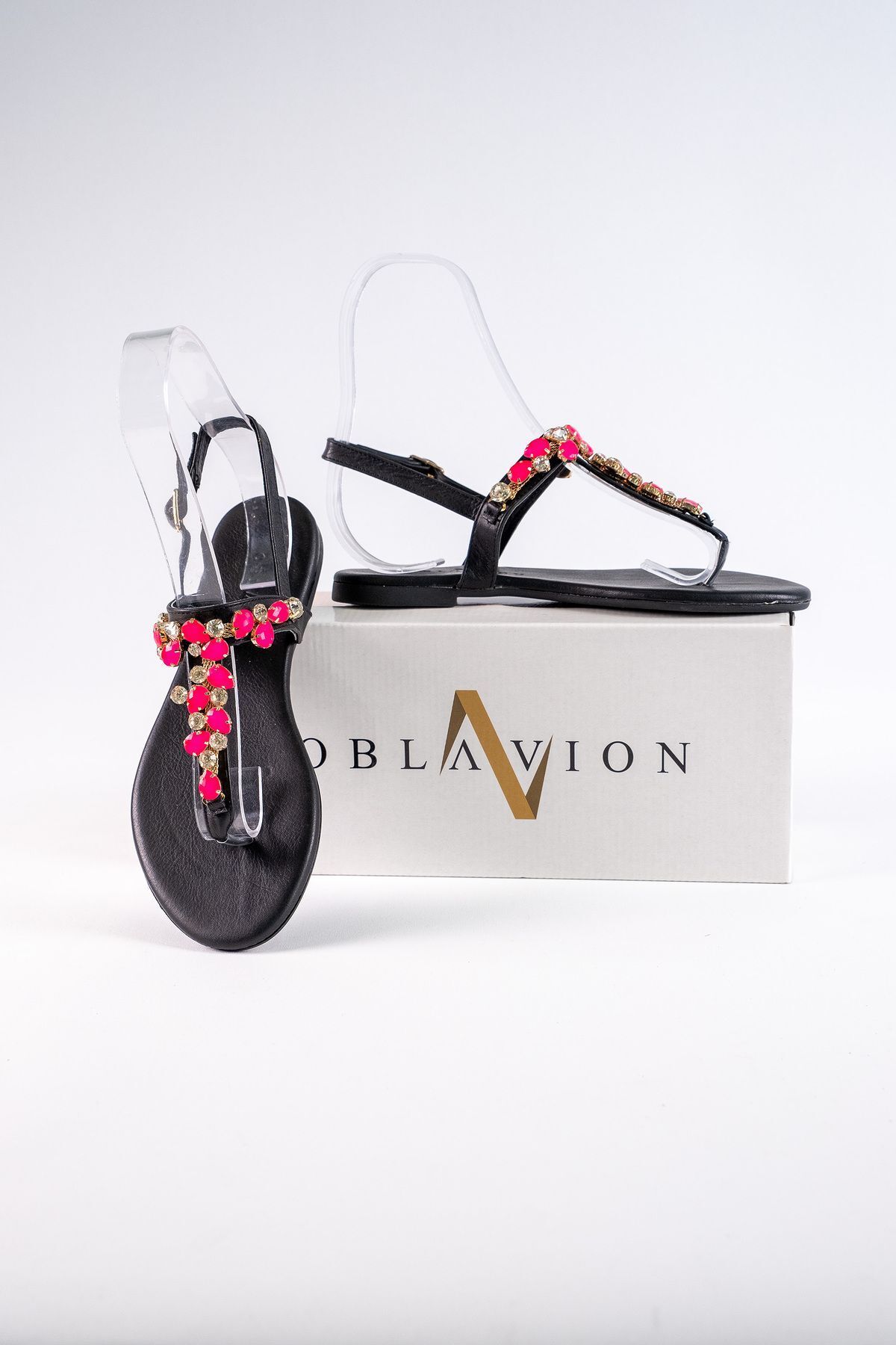 Oblavion Kadın Siyah Pembe Taşlı Hakiki Deri Günlük Taşlı Sandalet