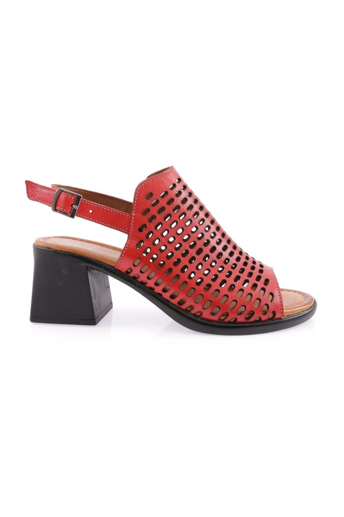 Dgn 1844-23y Kadın Lazerli Topuklu Sandalet Kırmızı