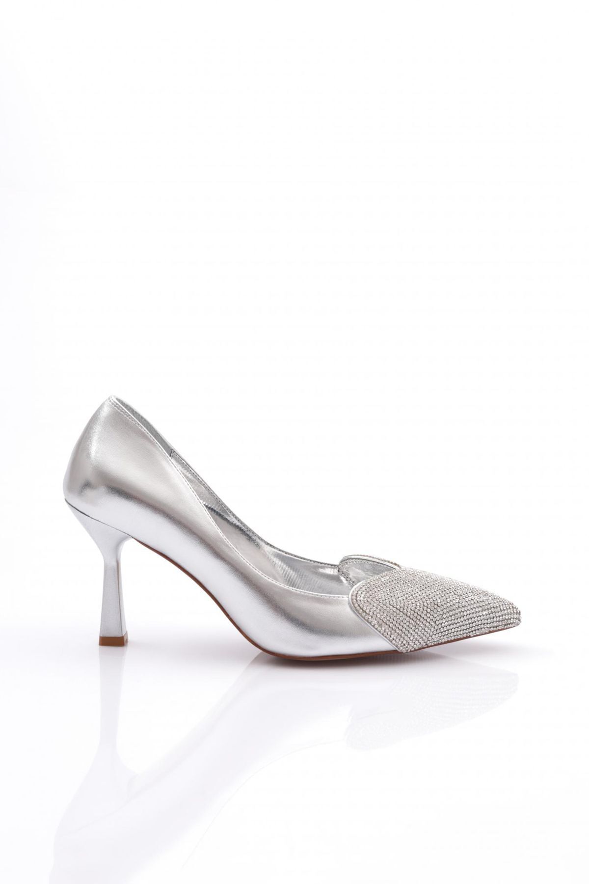 Dgn 7051 Kadın Önü Taşlı Topuklu Ayakkabı Gümüş Metalik