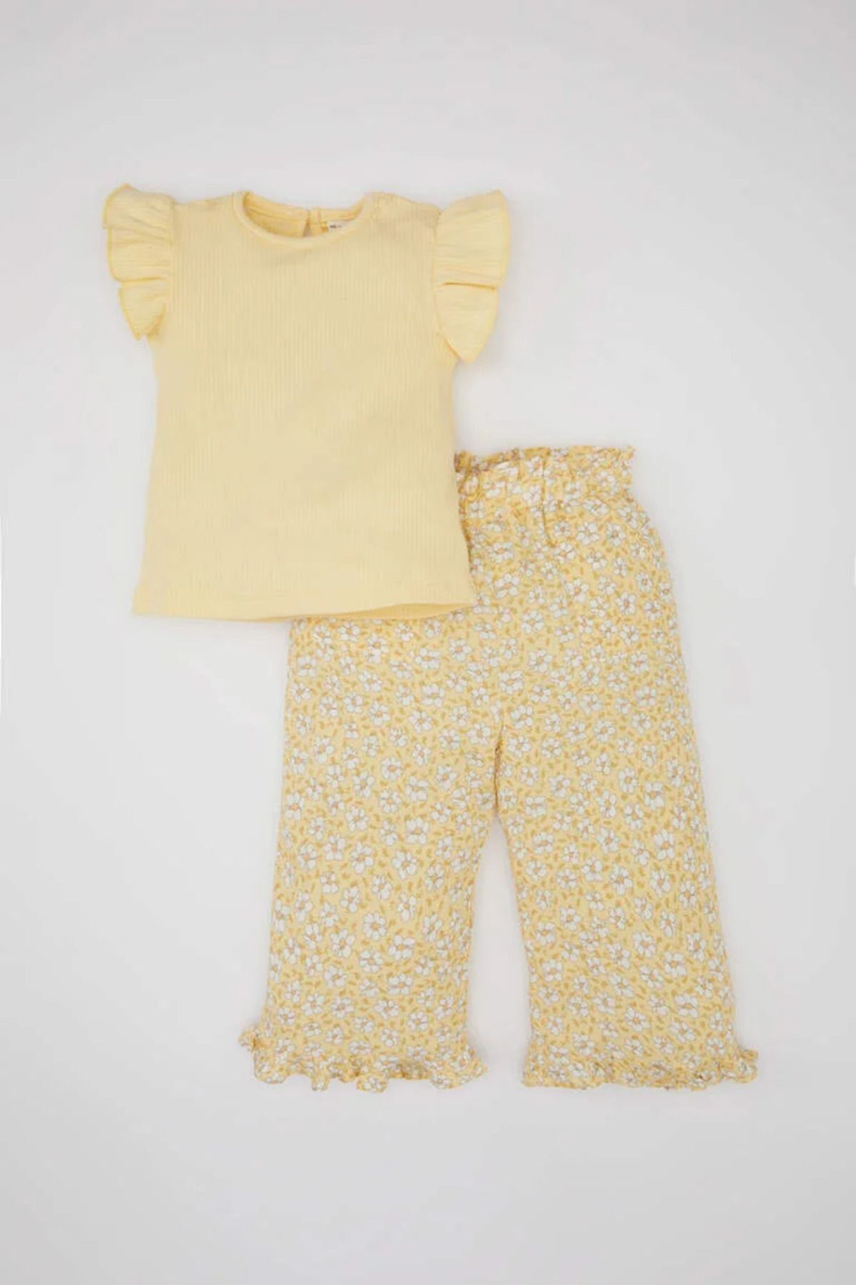 Defacto Kız Bebek Çiçekli Krinkıl Viskon Kısa Kollu Tişört Pantolon 2'li Takım C4647a524sm