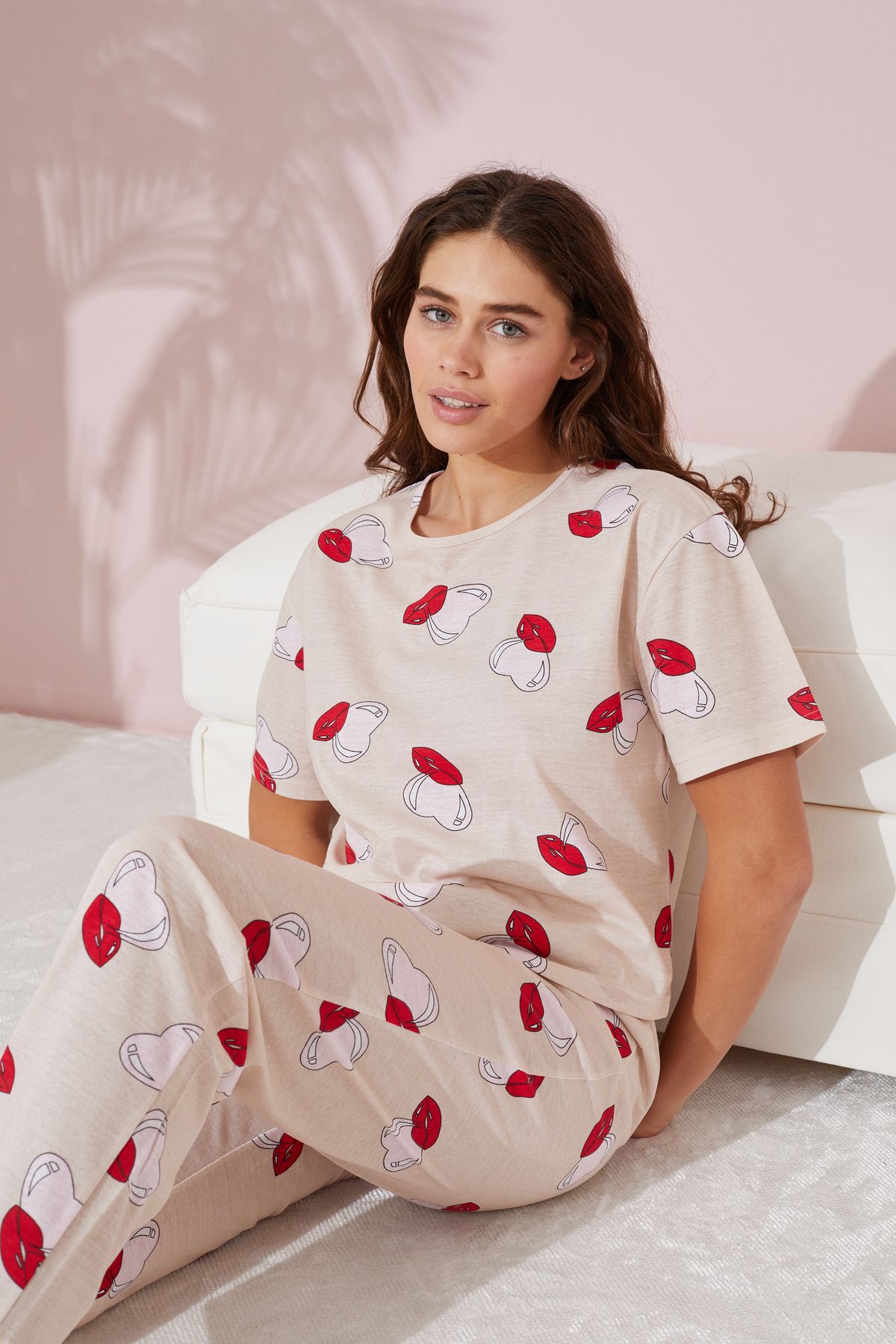 Siyah İnci bej pembe kalp dudak desenli Kısa Kollu Pamuklu Pijama Takımı