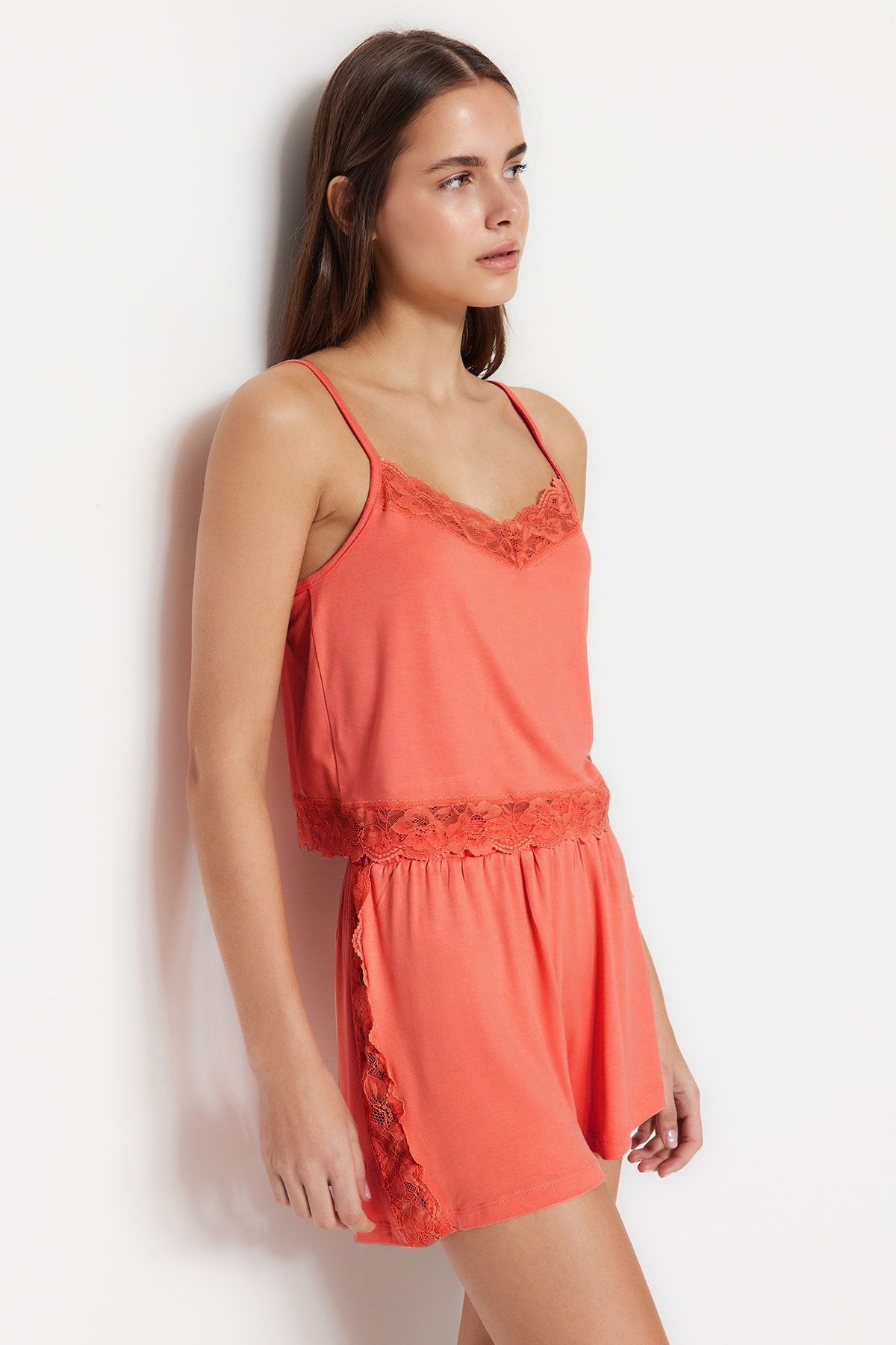 Trendyolmilla Somon Dantelli İp Askılı Şortlu Örme Pijama Takımı THMSS23PT00128