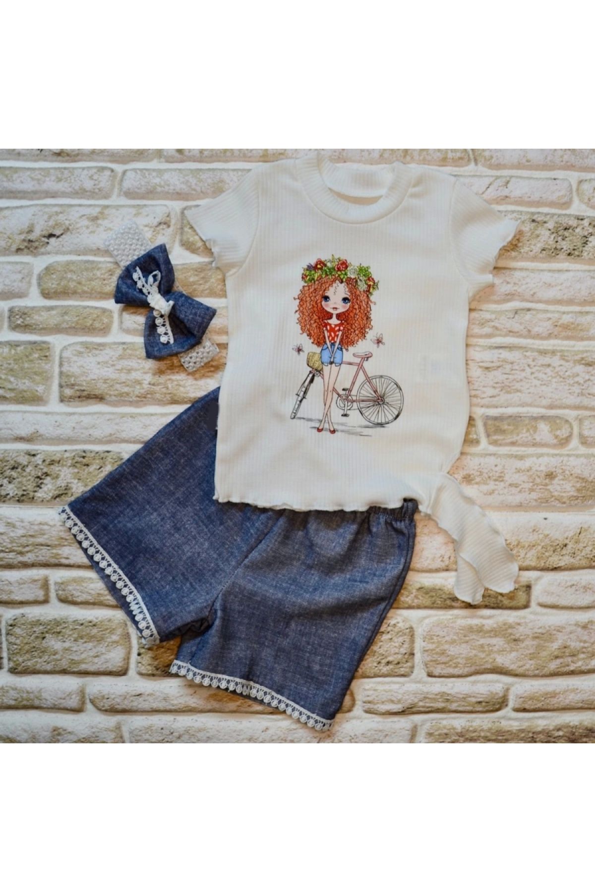 Narnuga Bisikletli Kız Baskılı Bandanalı Kot Desenli Şort Kısa Kollu Tişört 3lü Kız Bebek Takımı
