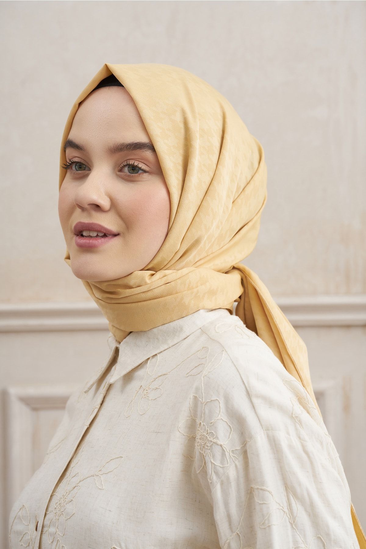 ARMANDA Kazayağı Desenli Şal - Perla Serisi Minimal Desen Şık Şal Başörtü Hijab Scarf - Dore