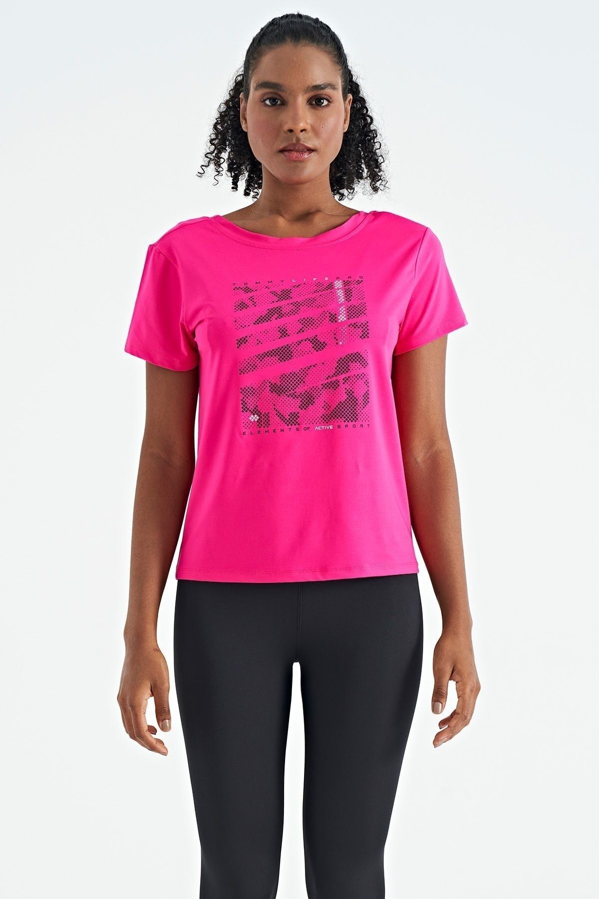 TOMMY LIFE Fuşya Ön Baskılı Sırtı V Dekolteli Standart Kalıp Kısa Kollu Kadın Spor T-shirt - 97264
