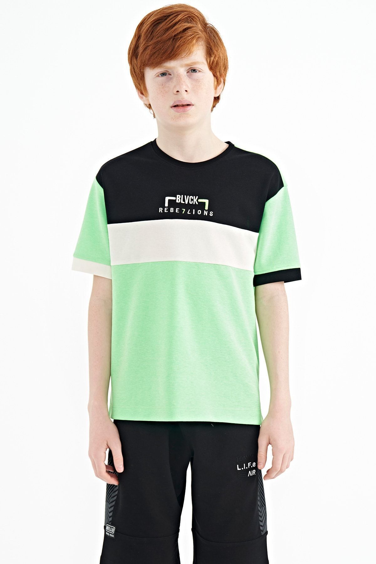 TOMMY LIFE Neon Yeşil Renk Geçişli Nakışlı Oversize Erkek Çocuk T-shirt - 11159