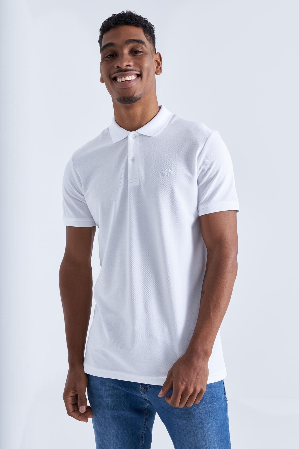 TOMMY LIFE Beyaz Basic Logolu Standart Kalıp Triko Polo Yaka Erkek T-shirt - 87748