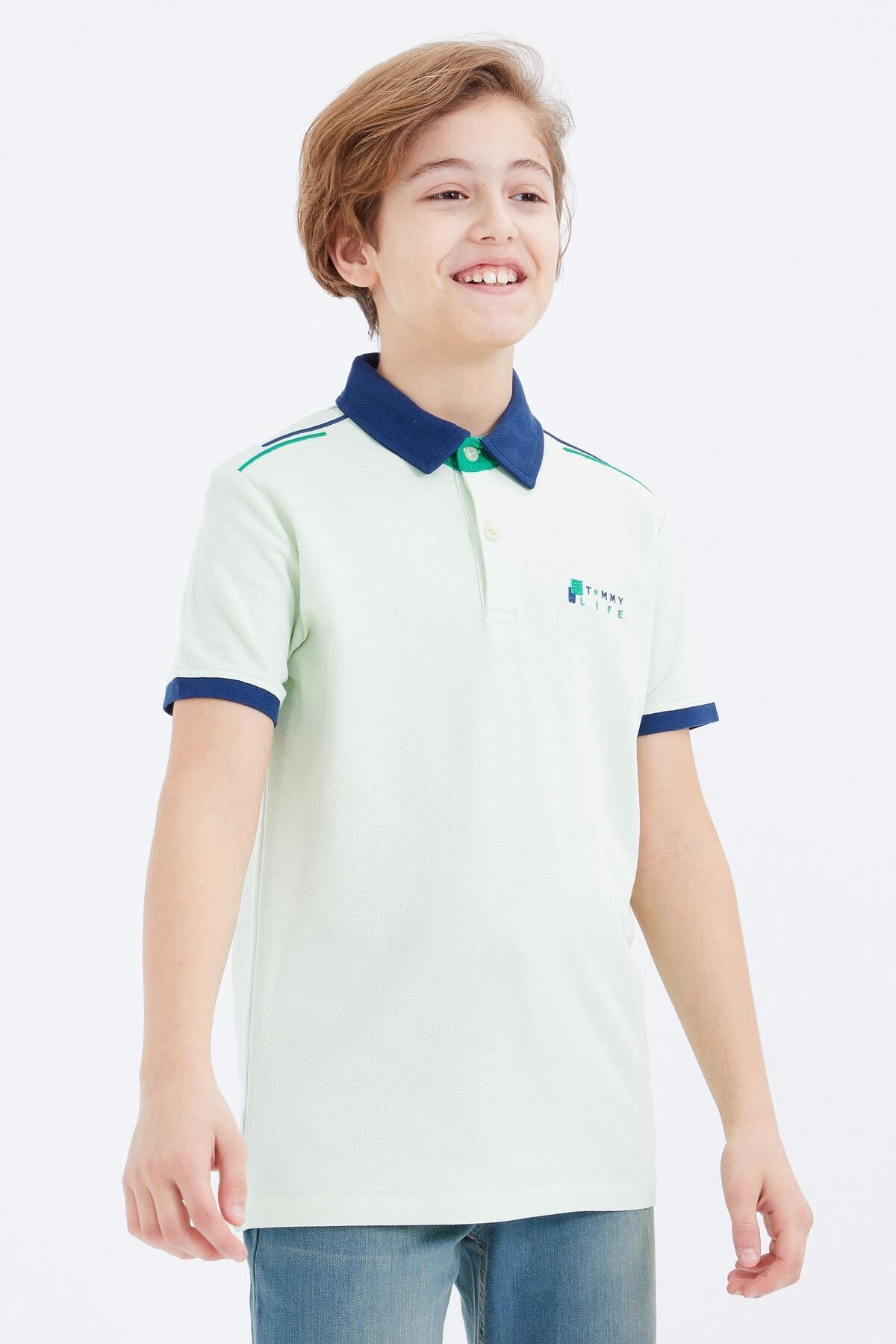 TOMMY LIFE Açık Yeşil Yazı Nakışlı Kısa Kollu Polo Yaka Erkek Çocuk T-shirt - 10896
