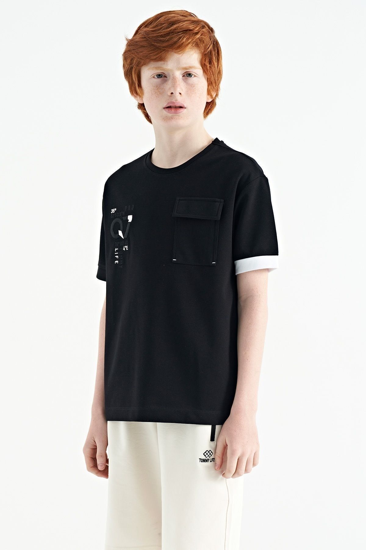 TOMMY LIFE Siyah O Yaka Oversize Cep Detaylı Erkek Çocuk T-shirt - 11152