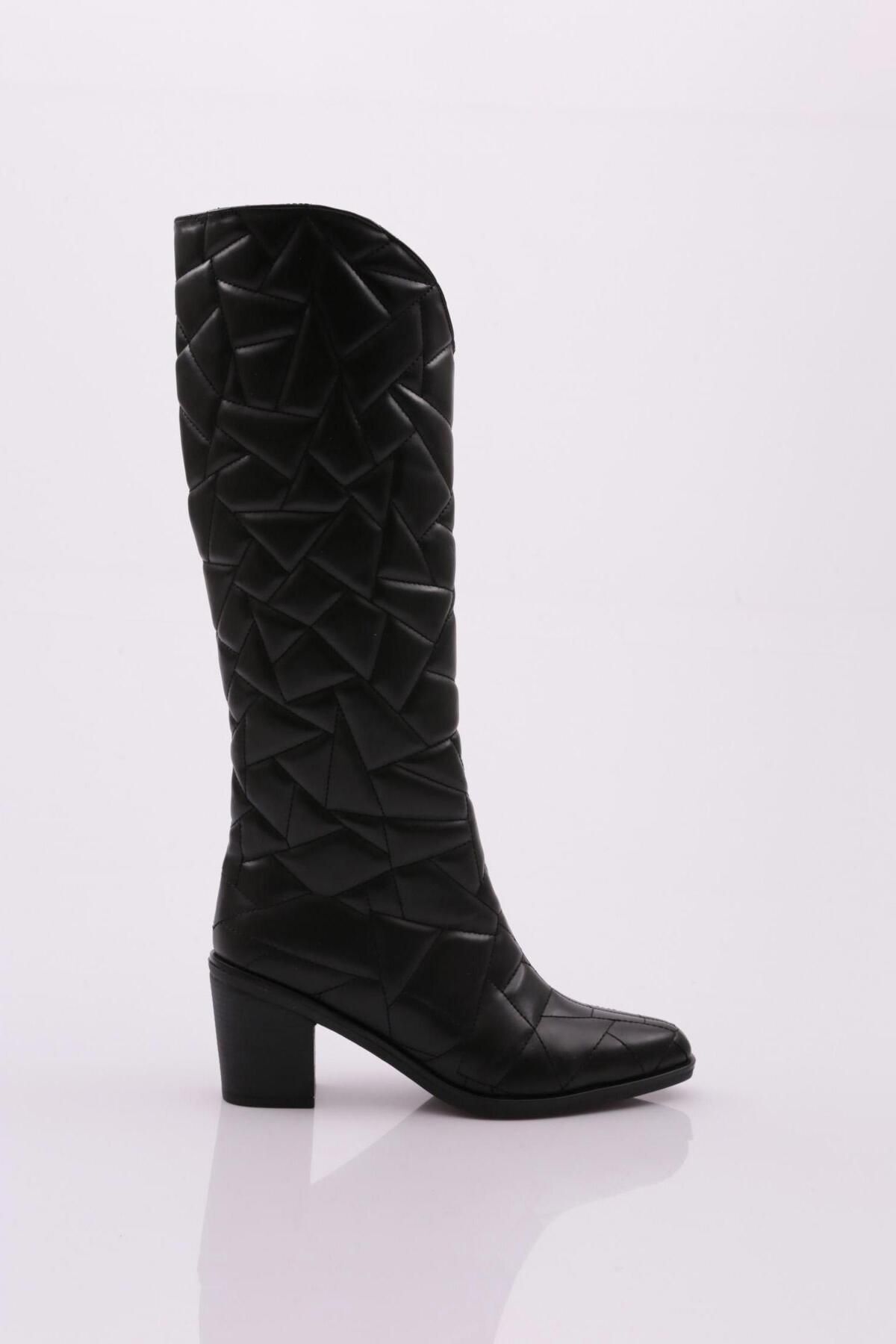 Dgn K6000-22k Kadın Sivri Burun Topuklu Çizme Siyah Desenli